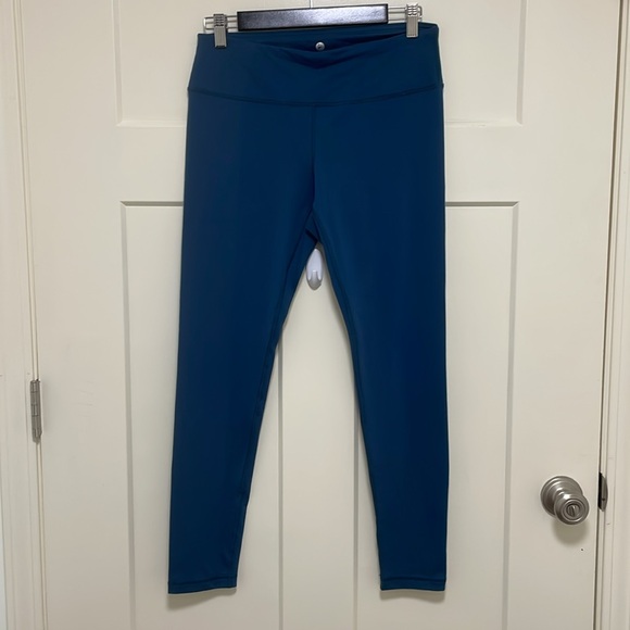 6 pair athletic pant bundle for $8 - Picture 1 of 12